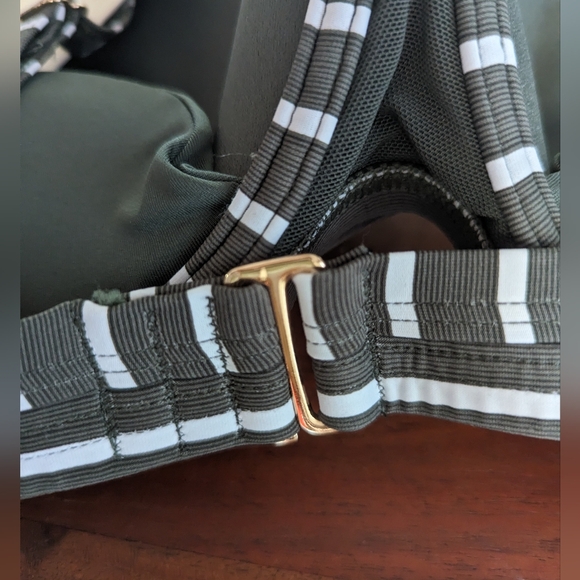 Sea Level Chamarel Cross Front Moulded Underwire D-DD Cup Bikini Top - Picture 8 of 10